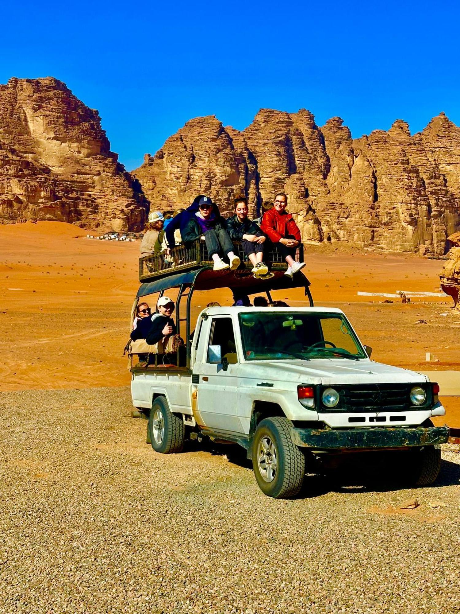 Nael Bedouin Luxury Camp Wadi Rum Exterior photo